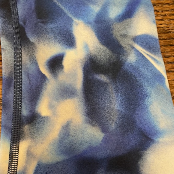 Lululemon leggings - Picture 2 of 4